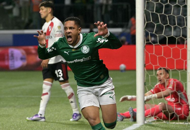 Palmeiras Rally Past River Plate For Semifinal Spot